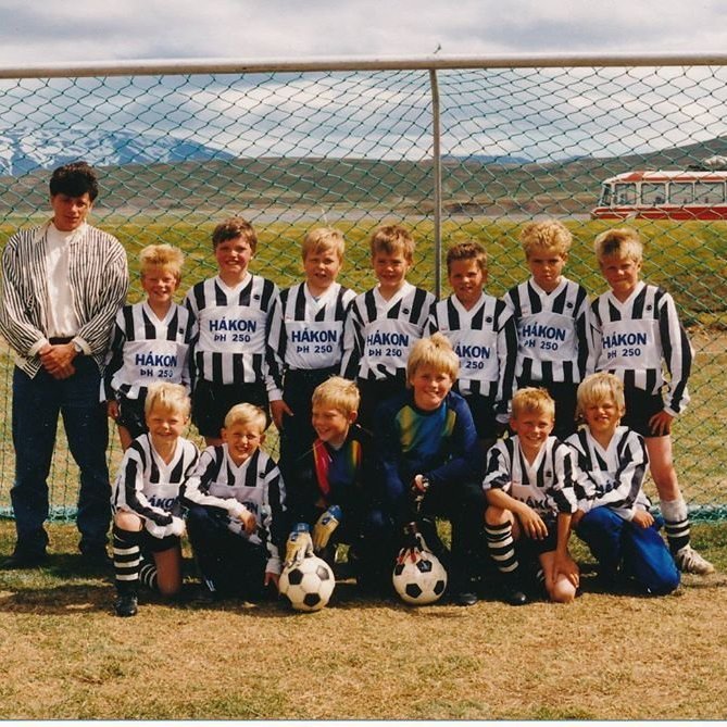 Jón Stefán Ingólfsson, Ingólfur Jóhannsson, Kristinn Sigurpáll Sturluson, Snæbjörn Kristjánsson, Hermann Daði Hermannsson, Guðmundur Þór Sæmundsson, Teitur Arason, Ingi Hrannar Heimisson
Fremri röð: Ármann Dan Árnason, Símon Sverrisson, Birgir Már Birgisson, Kári Jónsson, Víðir Örn Jónsson, Sigurvin Hauksson.