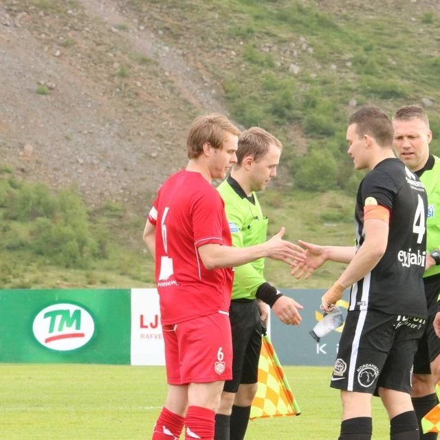 35325186_1927493510617977_4478952485095997440_o