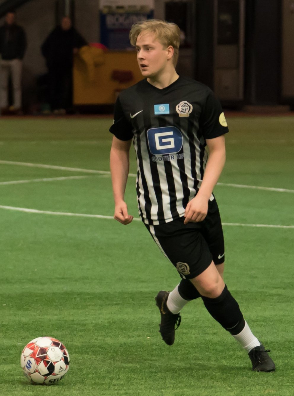 Hin hliðin - Tómas Örn